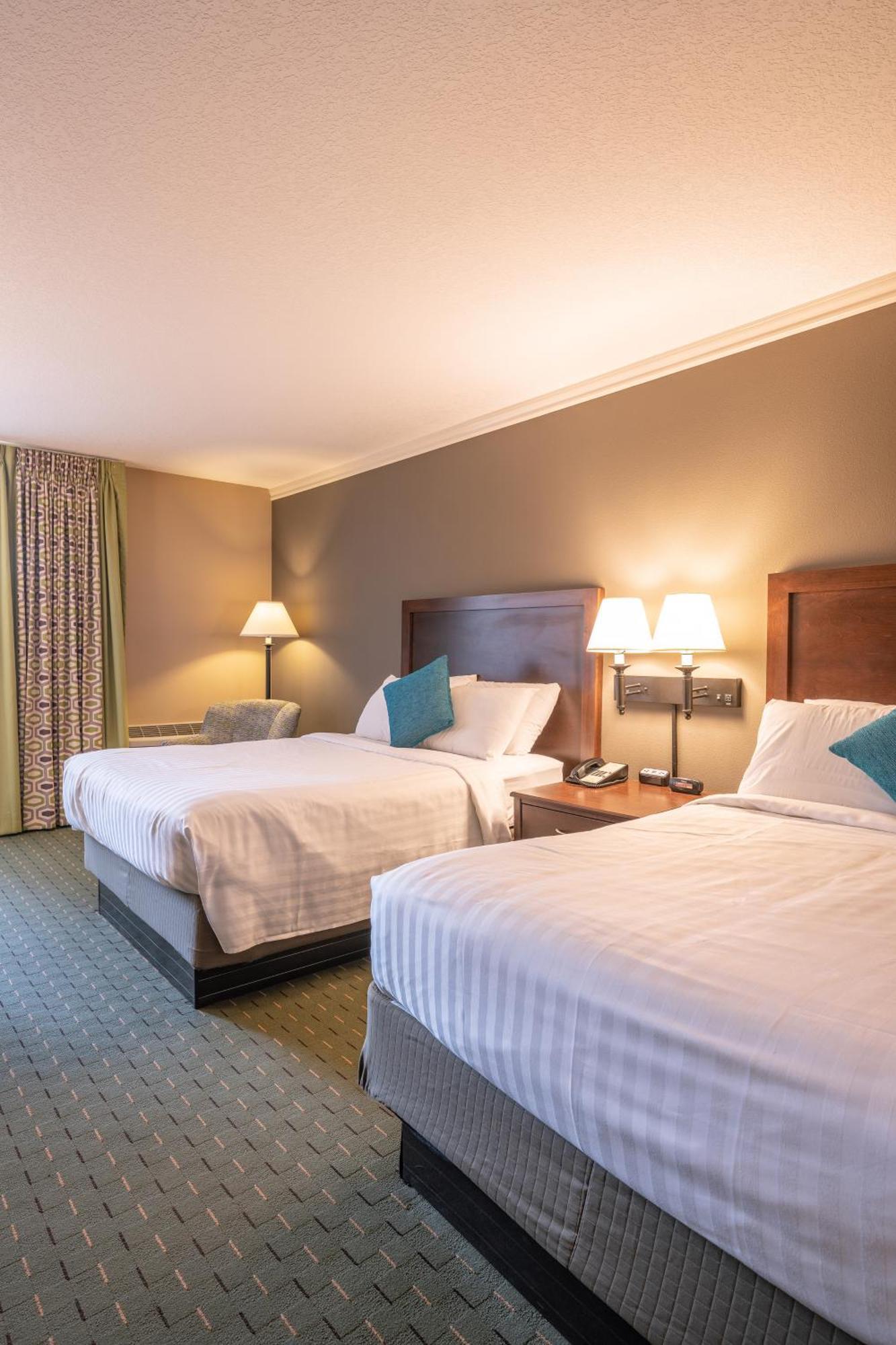 Comfort Room Two Double Beds