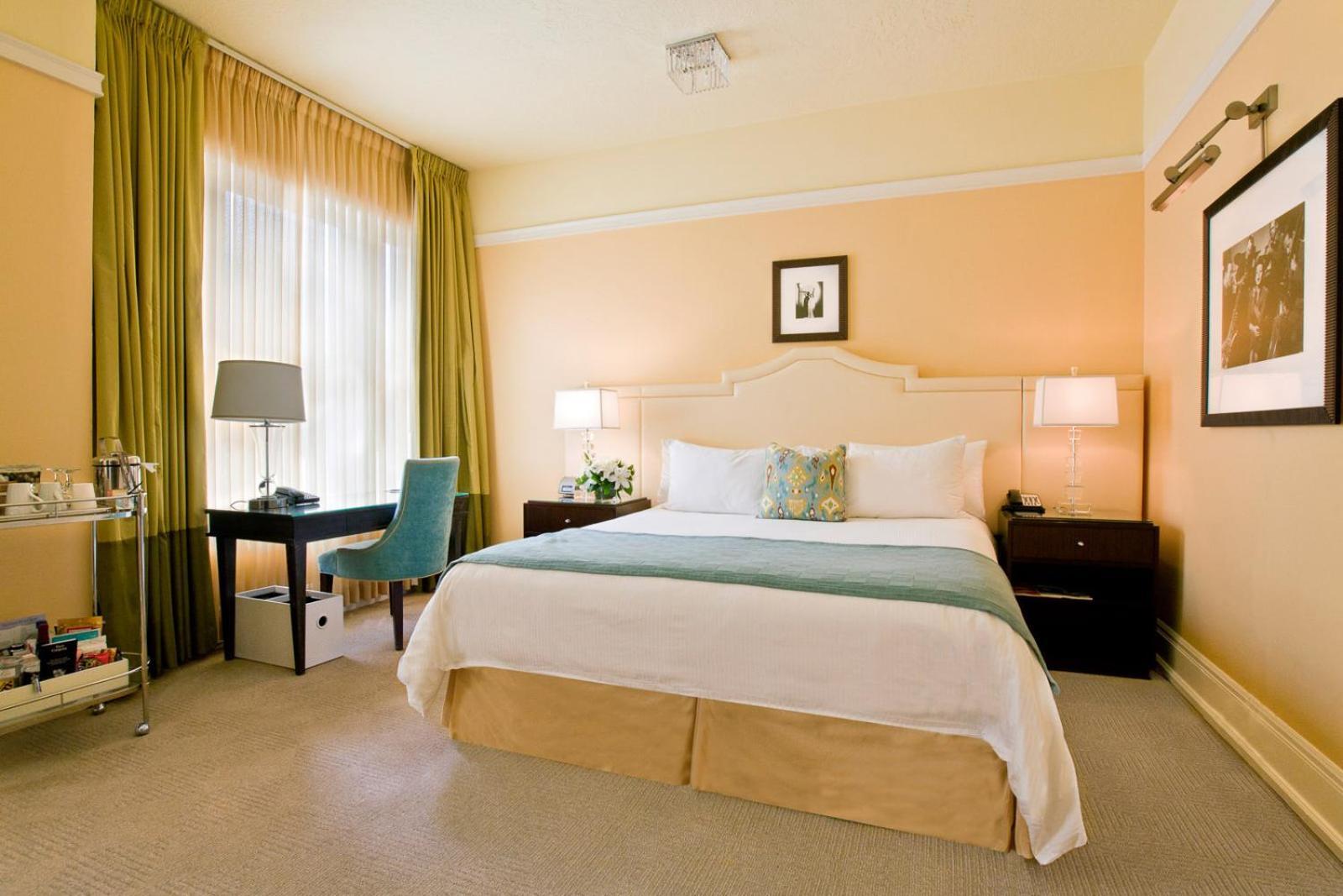 Premium King Room