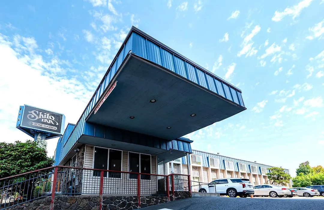 District Hotel By Oyo Portland Convention Center-1