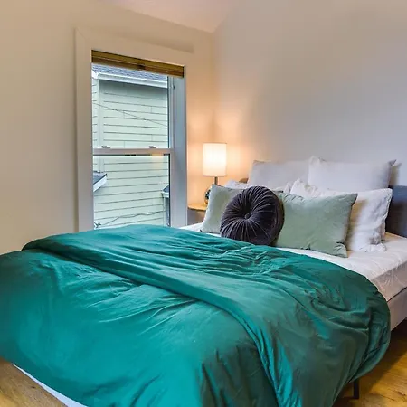 Portland Vacation Rental: 3 Mi To Downtown!-2
